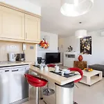 Sunshine Apartment *