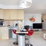 Sunshine Apartment *